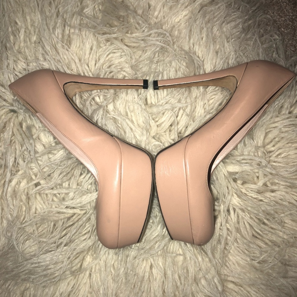 Stuart Weitzman pumps
